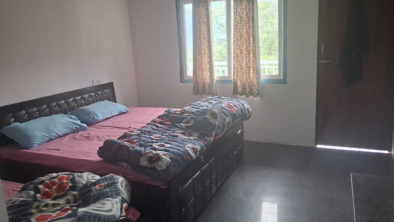 Photo of Bedroom in Narainkoti