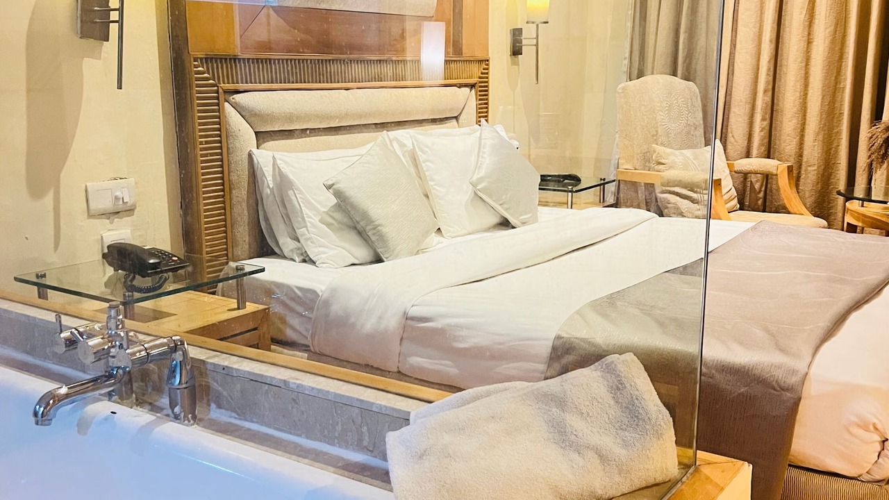 Photo of Bedroom in Sushant Lok