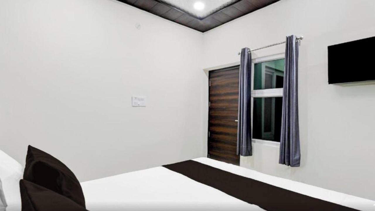 Photo of Bedroom in Auli