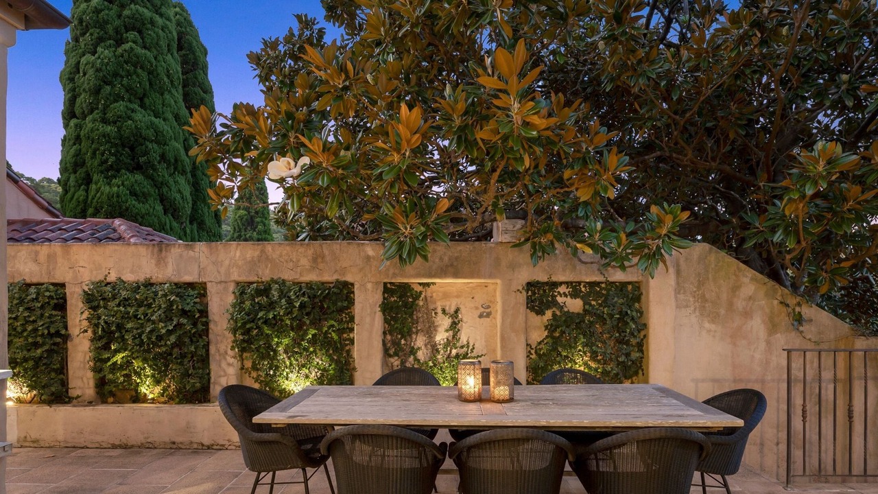 Photo of Outdoor in Clifton Gardens