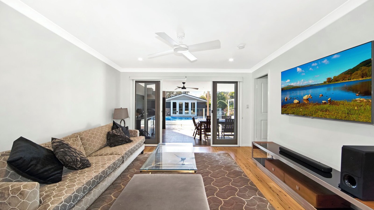 Photo of Livingroom in Woy Woy