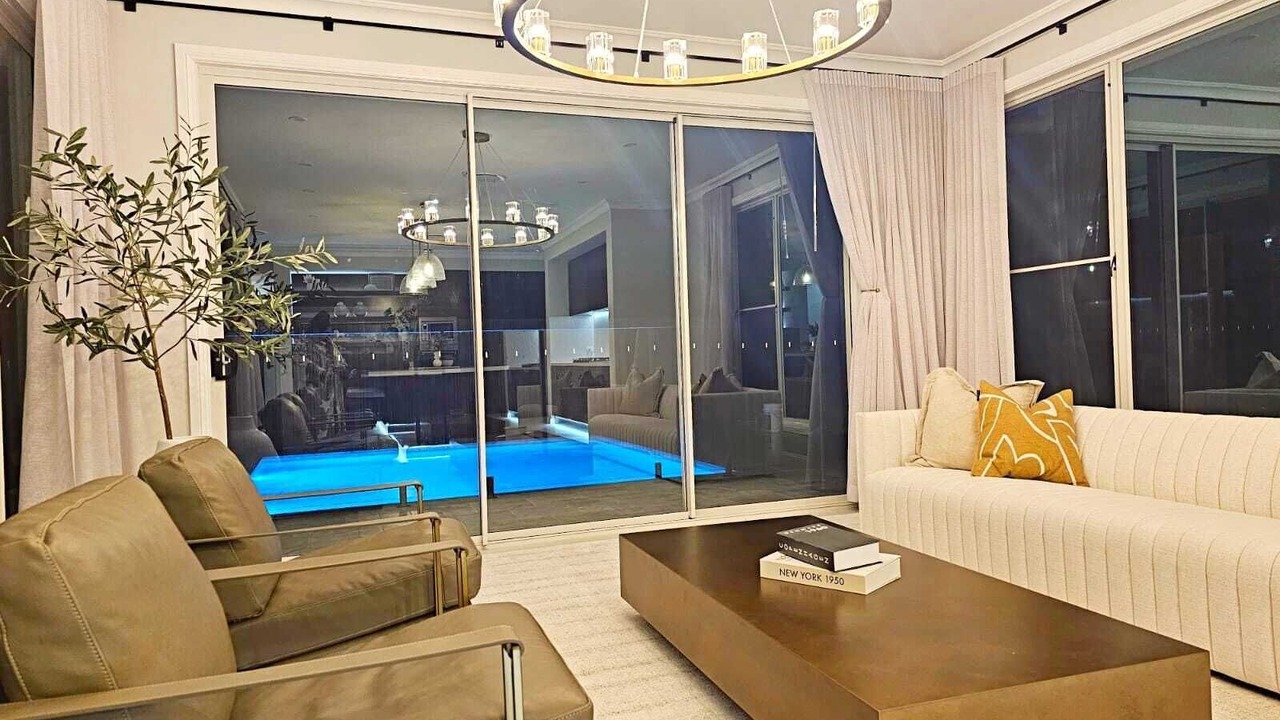 Photo of Livingroom in Gledswood Hills