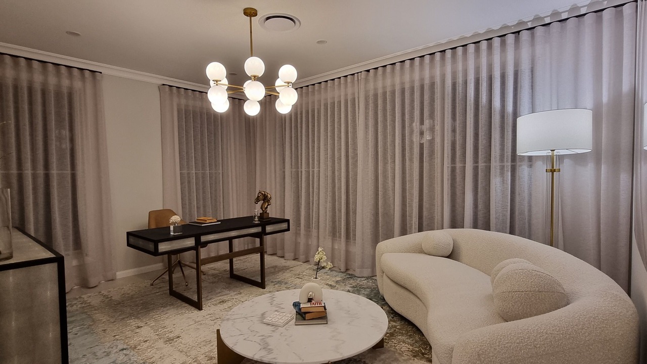 Photo of Livingroom in Gledswood Hills