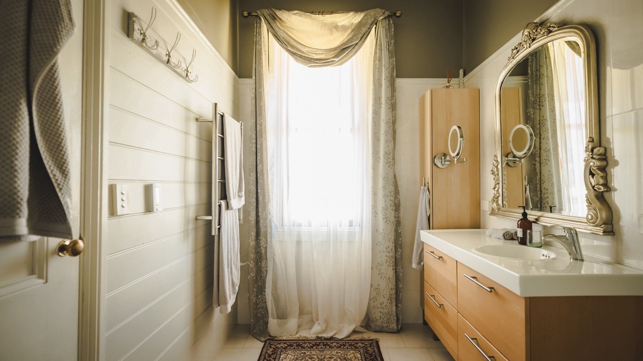 Photo of Bathroom in Canyonleigh