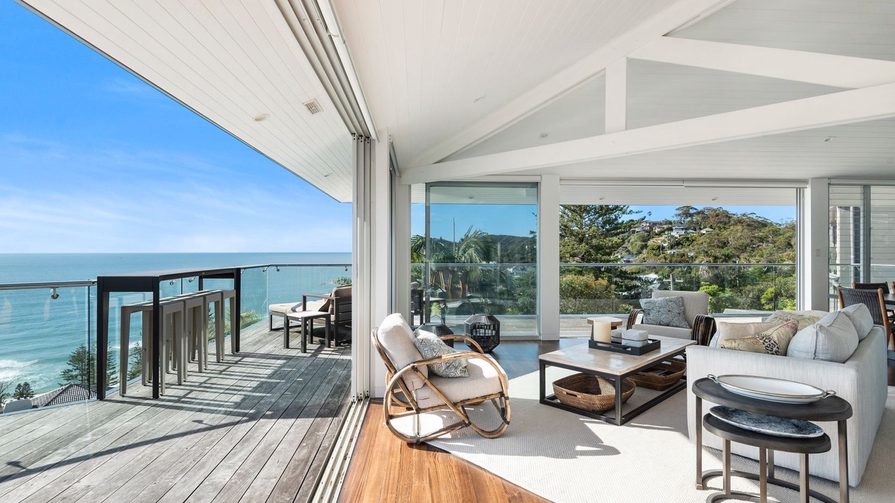 Photo of Livingroom in Whale Beach