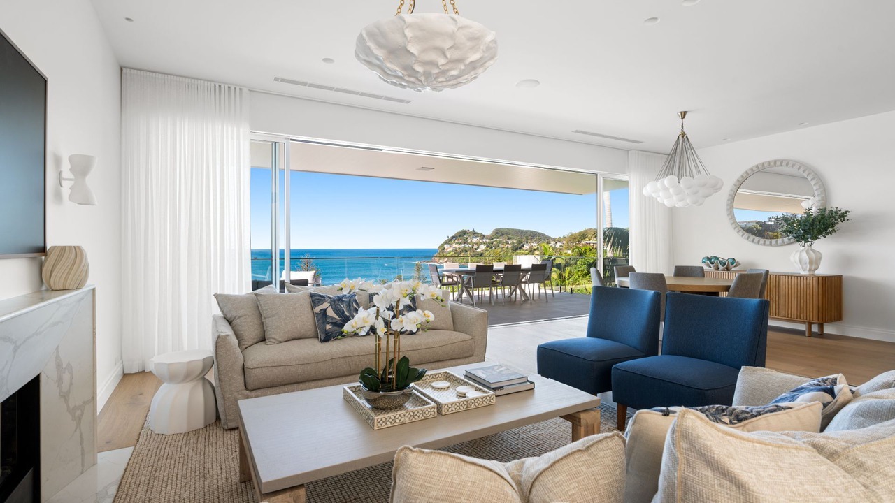 Photo of Livingroom in Whale Beach