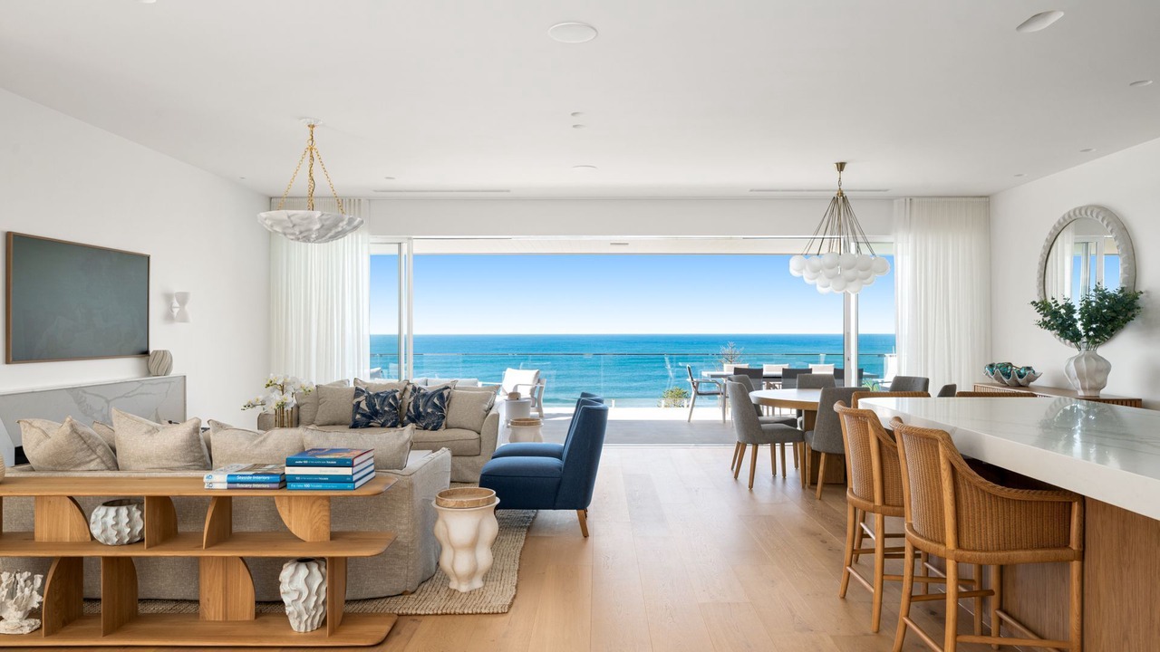 Photo of Livingroom in Whale Beach
