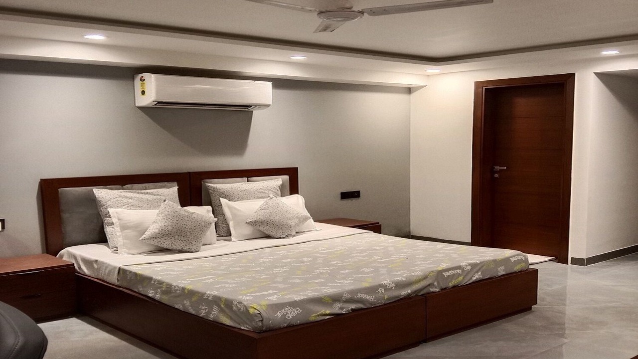 Photo of Bedroom in DLF Phase 3