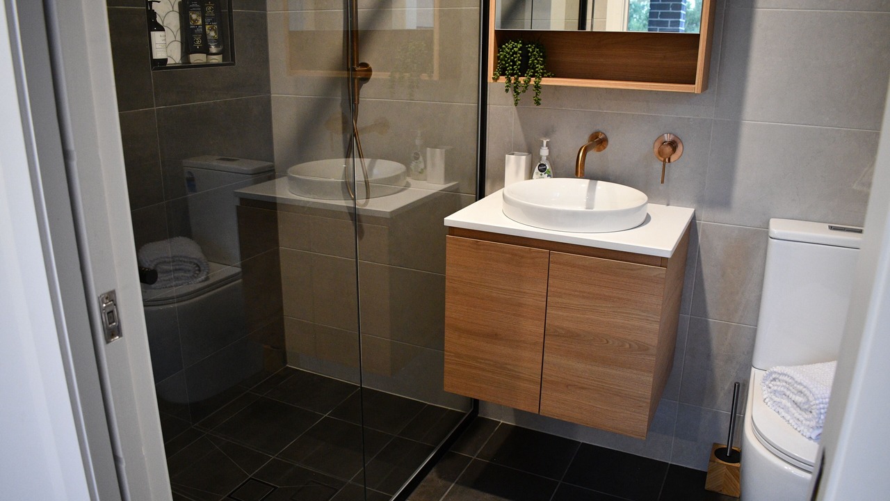 Photo of Bathroom in Aylmerton