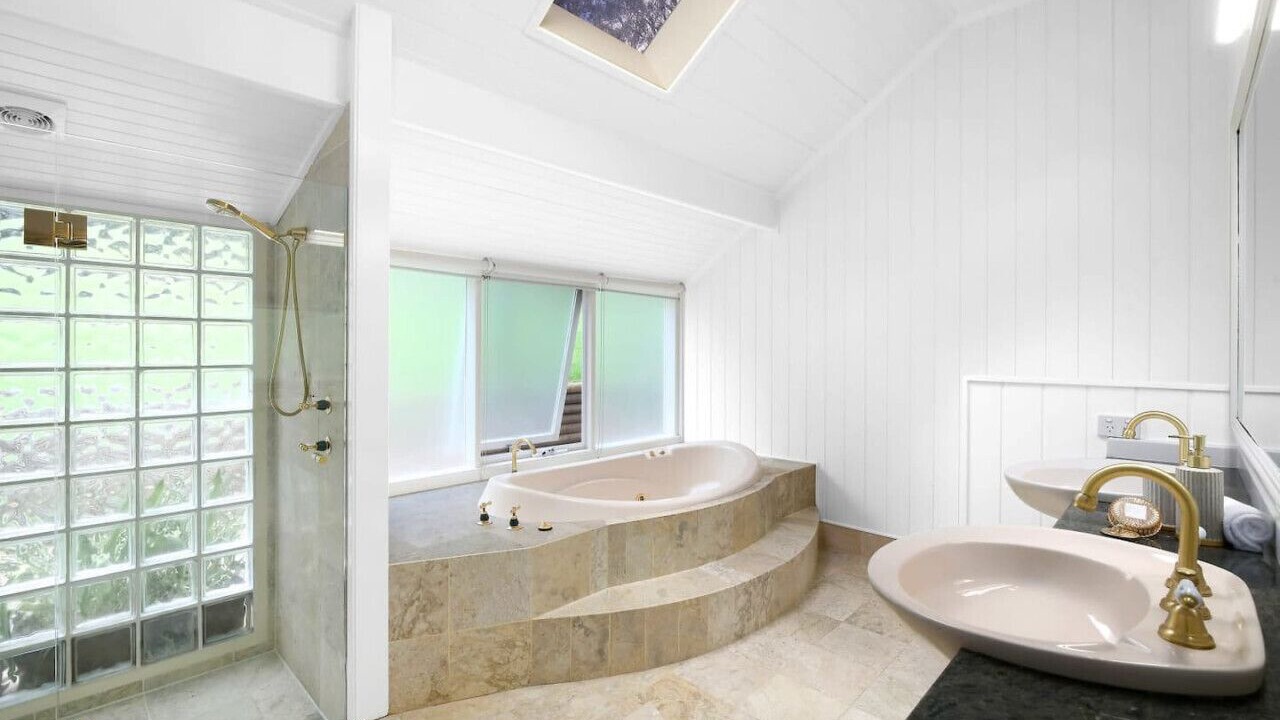 Photo of Bathroom in Holgate