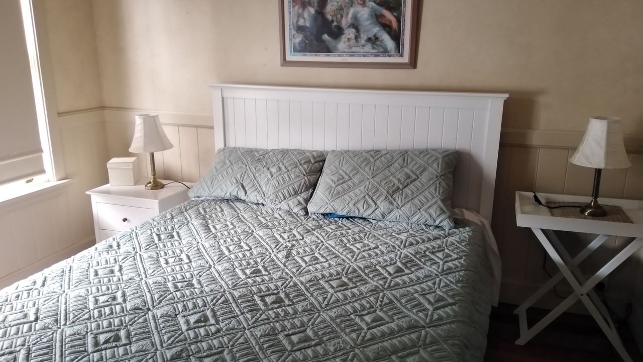 Photo of Bedroom in Cottage Point