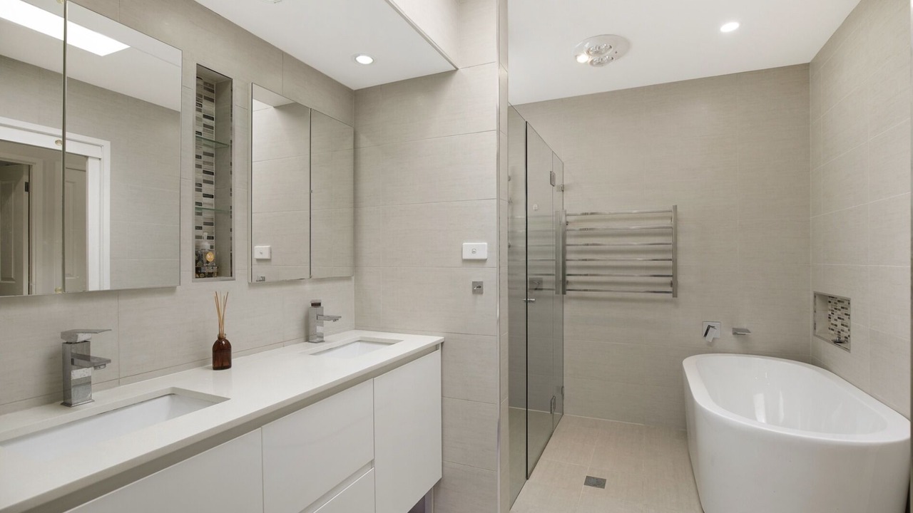 Photo of Bathroom in St Huberts Island