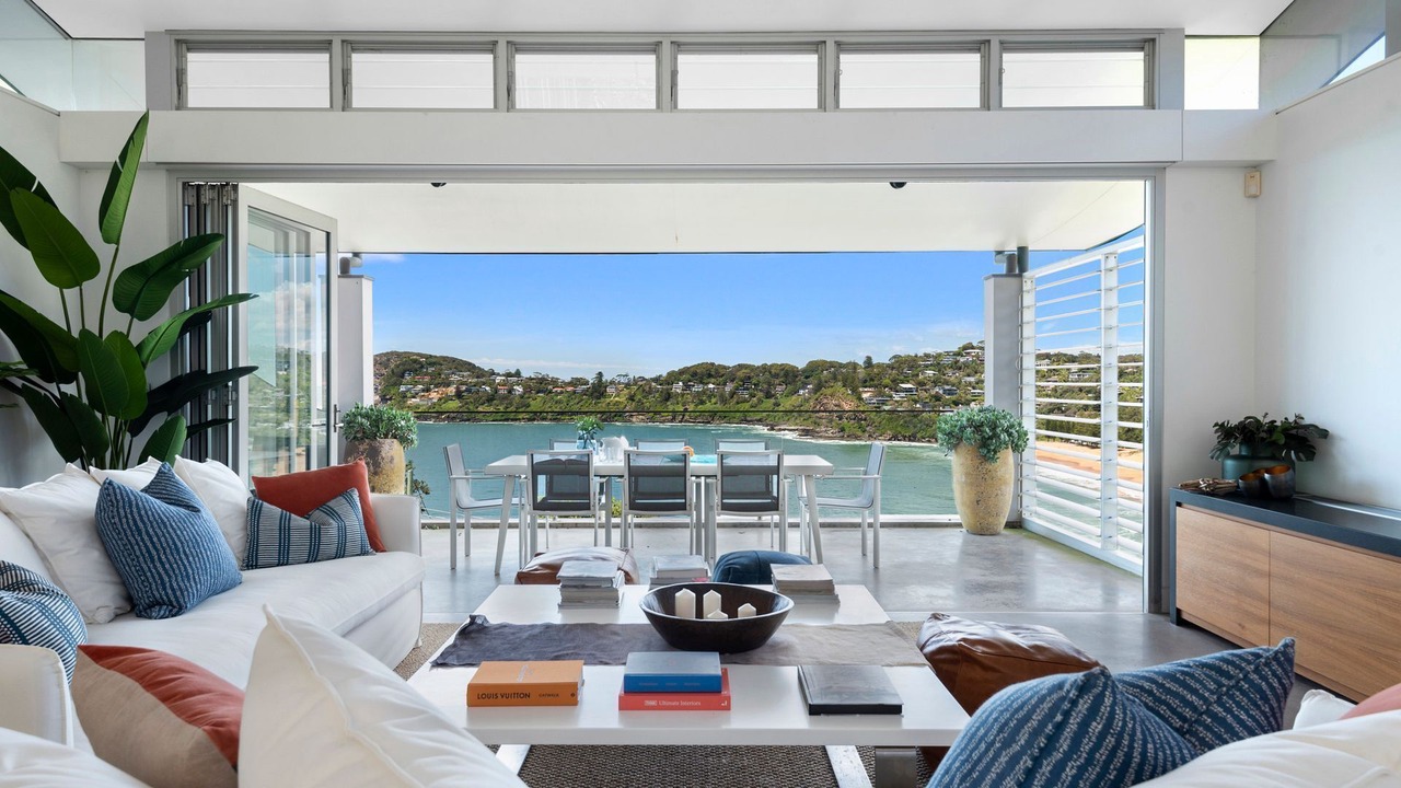 Photo of Livingroom in Whale Beach