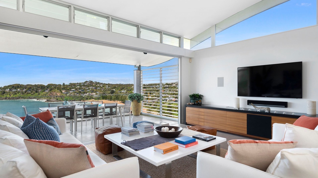 Photo of Livingroom in Whale Beach