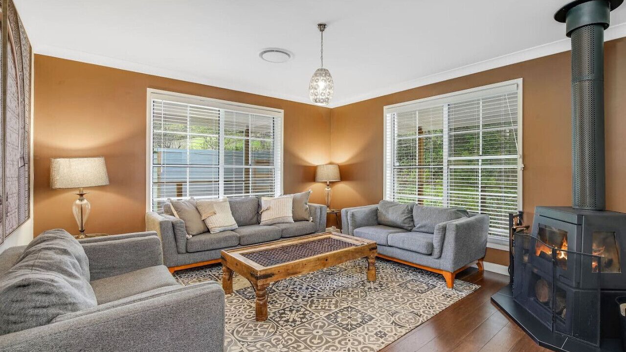 Photo of Livingroom in Picketts Valley