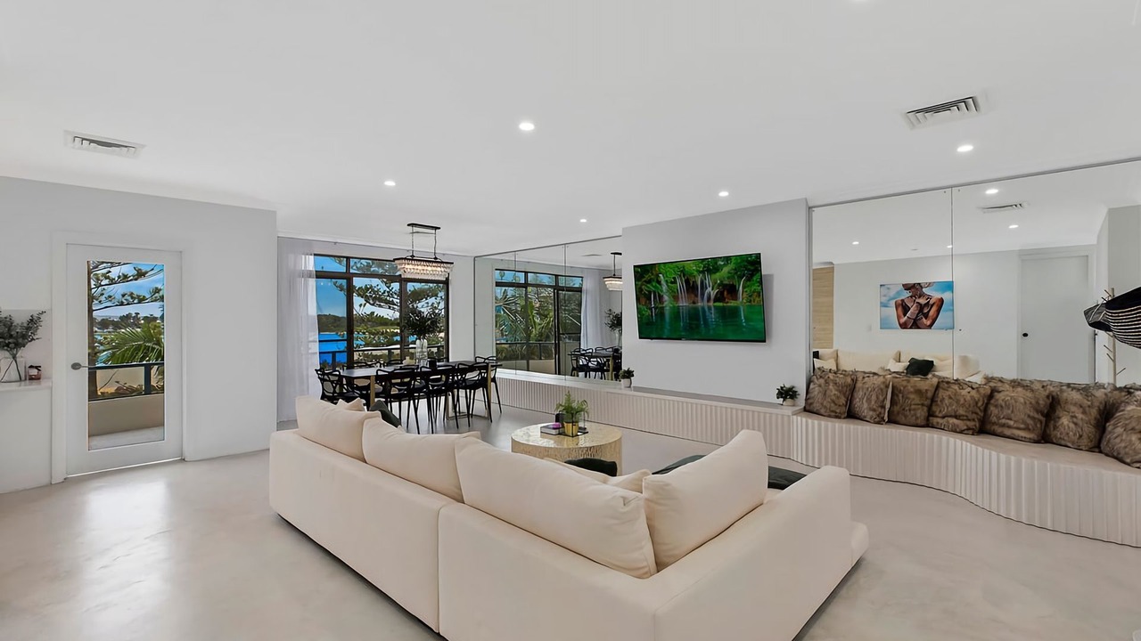 Photo of Livingroom in The Entrance