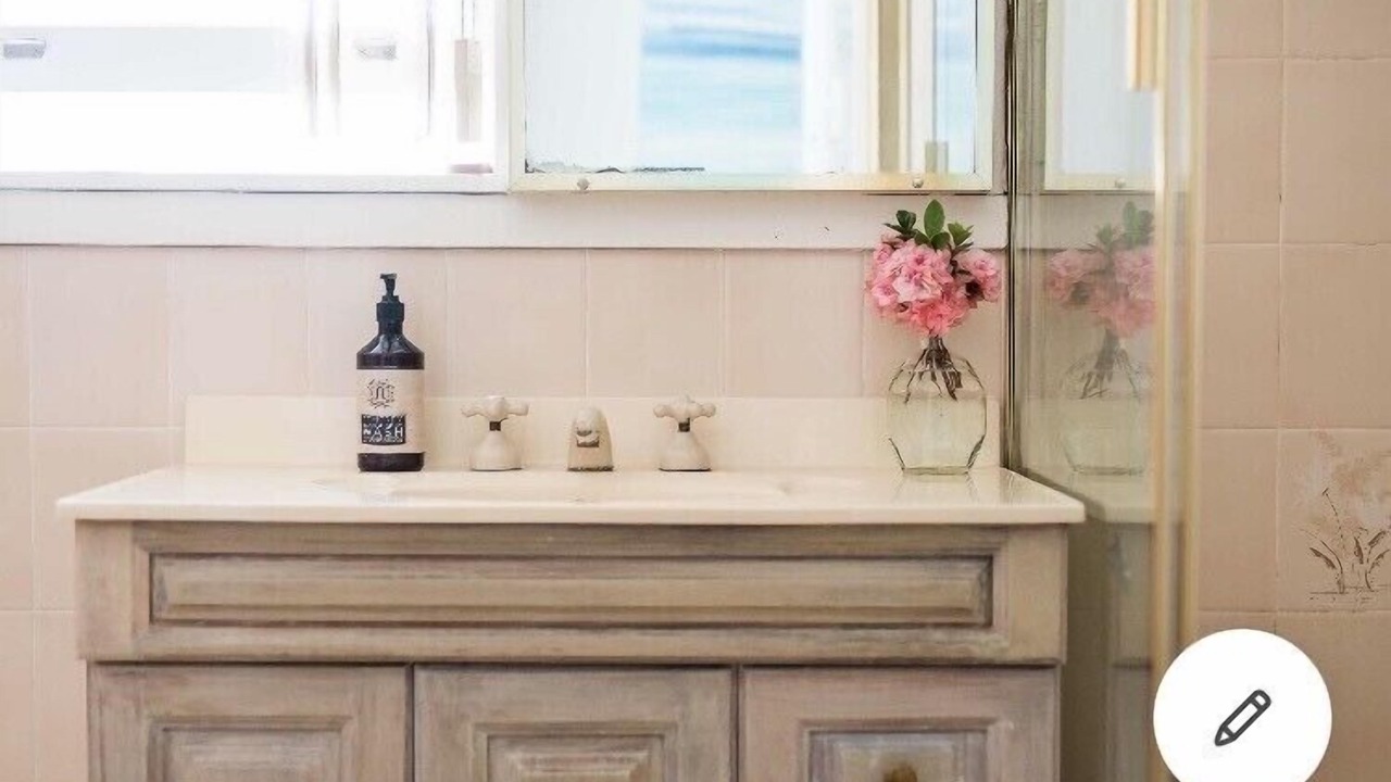 Photo of Bathroom in Freshwater