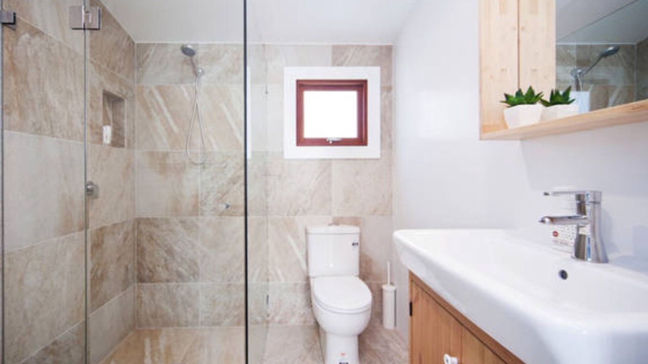 Photo of Bathroom in Freshwater