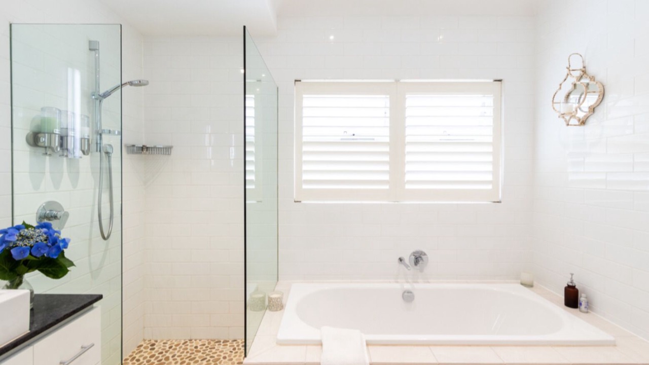 Photo of Bathroom in Freshwater