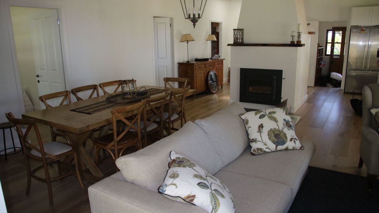 Photo of Livingroom in Milton