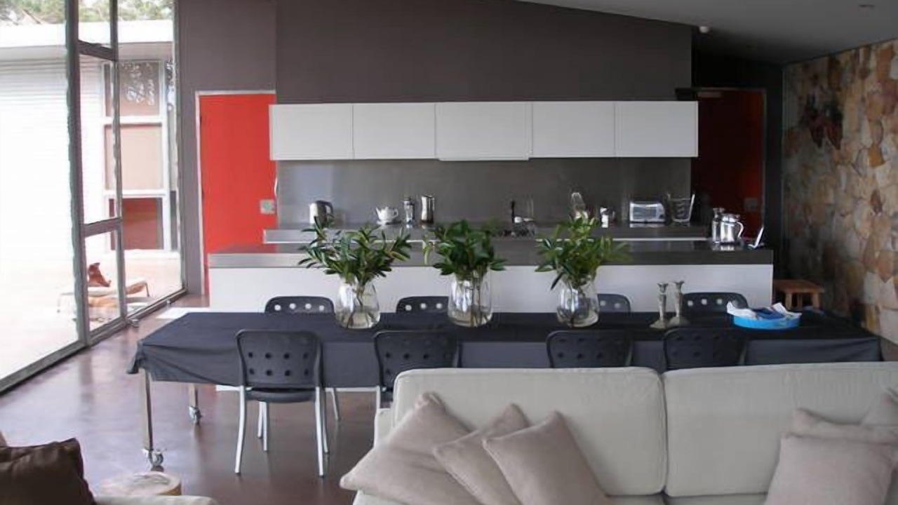 Photo of Livingroom in Canyonleigh