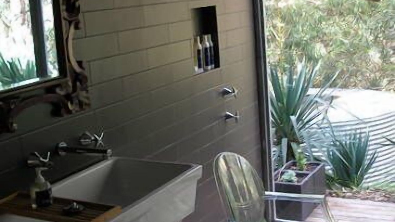 Photo of Bathroom in Canyonleigh