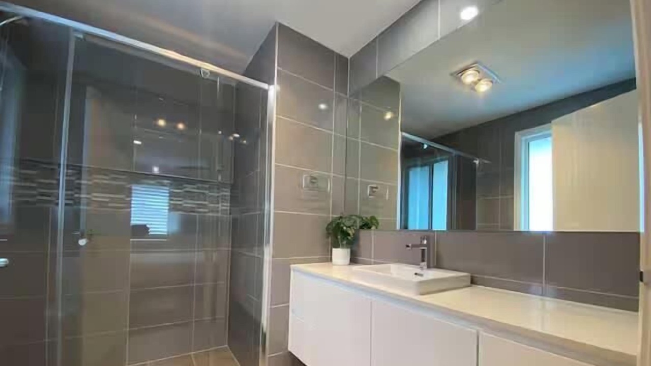 Photo of Bathroom in Gledswood Hills