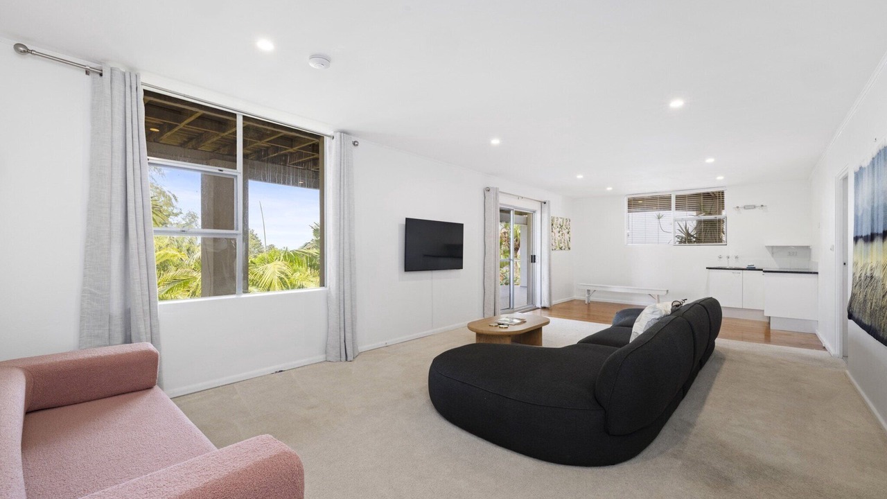 Photo of Livingroom in Whale Beach