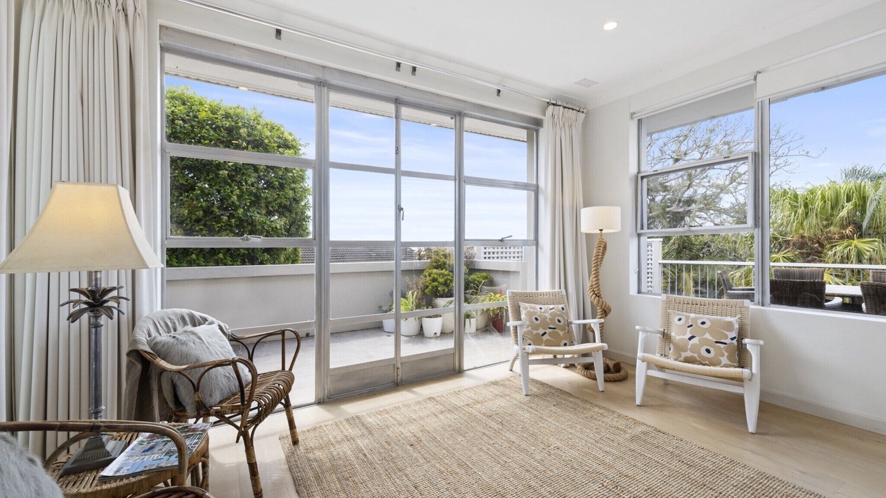 Photo of Livingroom in Whale Beach