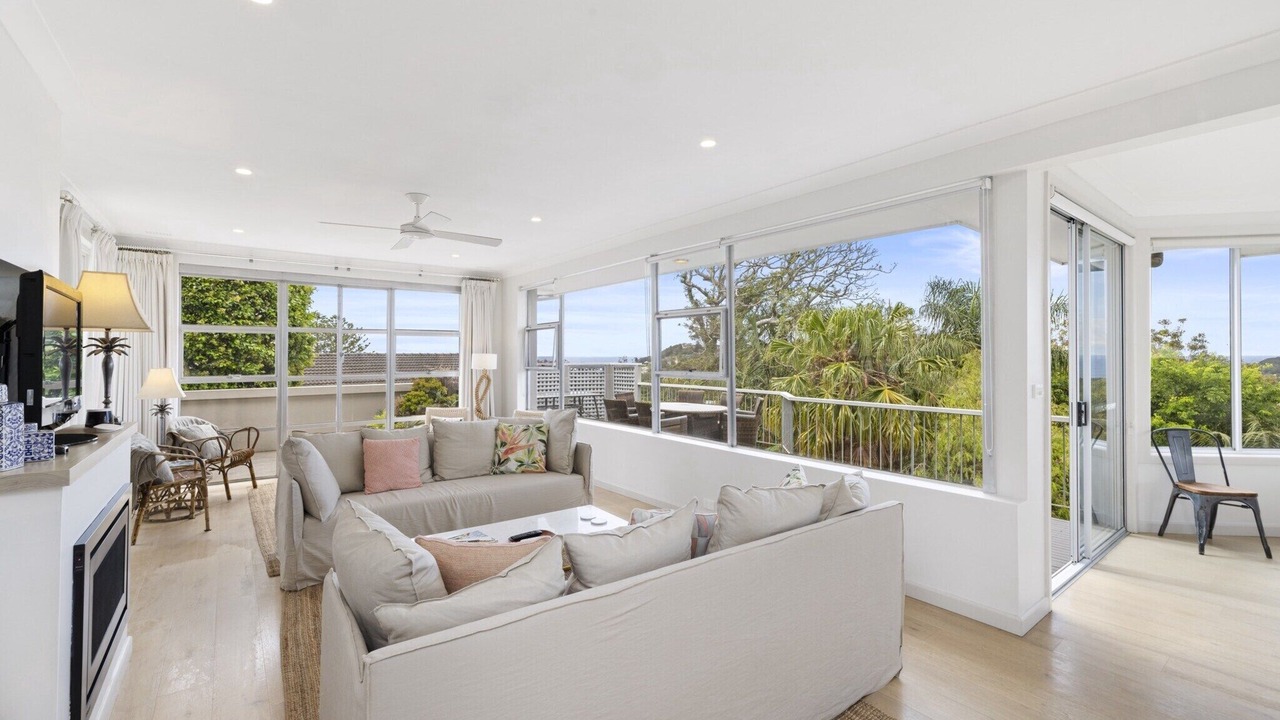 Photo of Livingroom in Whale Beach