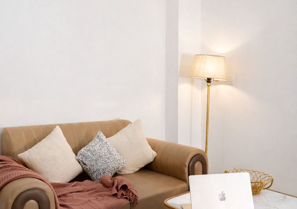 Photo of Livingroom in DLF Phase 5