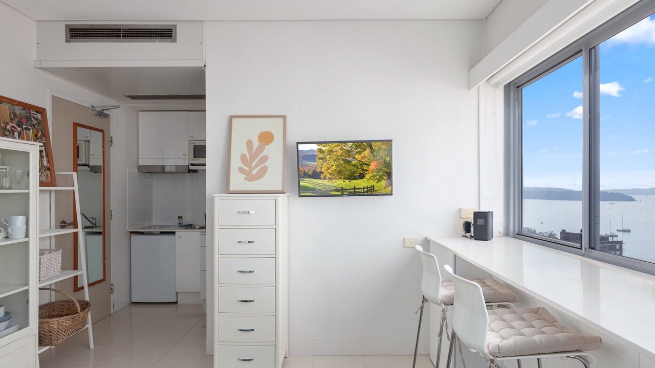 Photo of Livingroom in Elizabeth Bay