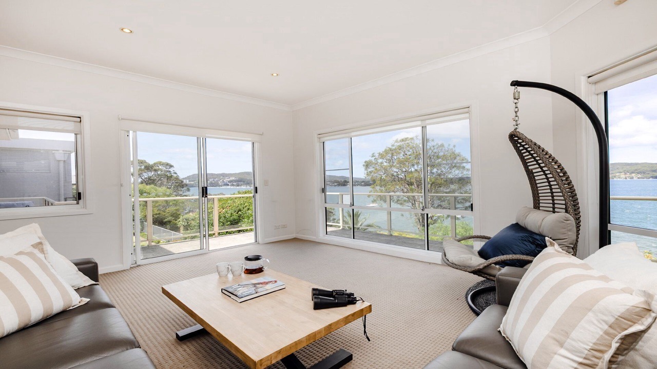 Photo of Livingroom in Point Clare