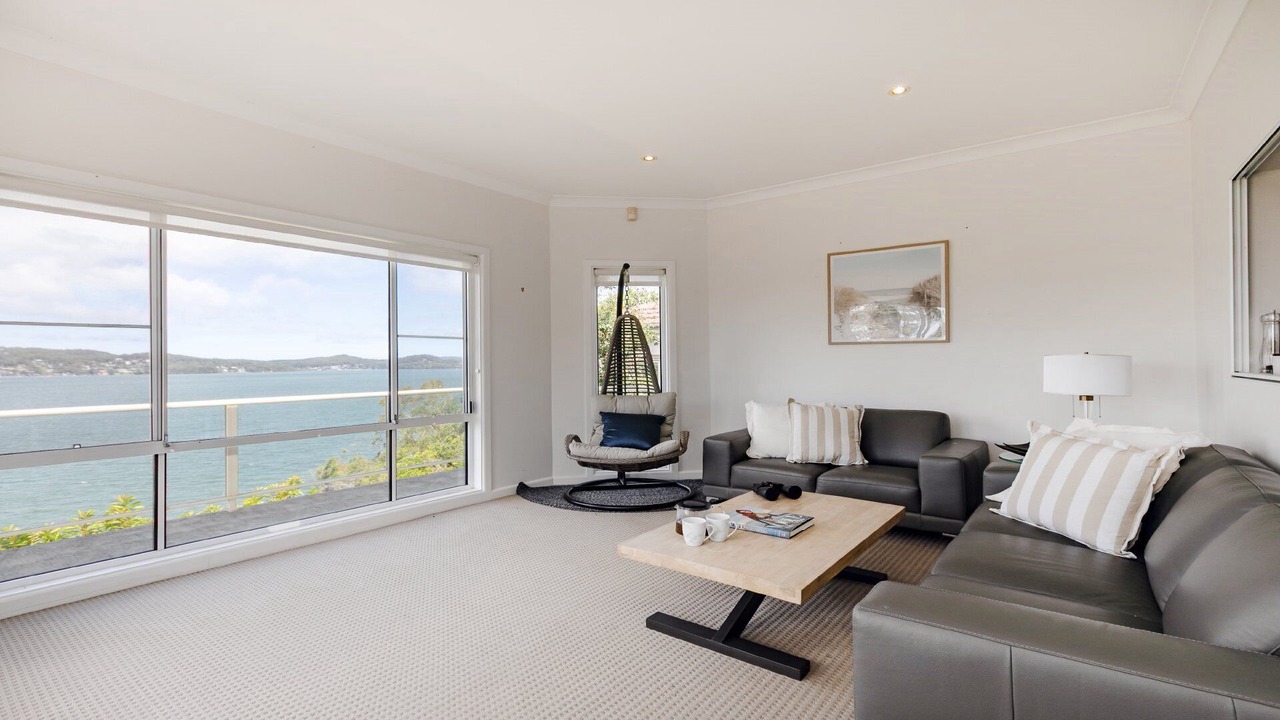 Photo of Livingroom in Point Clare