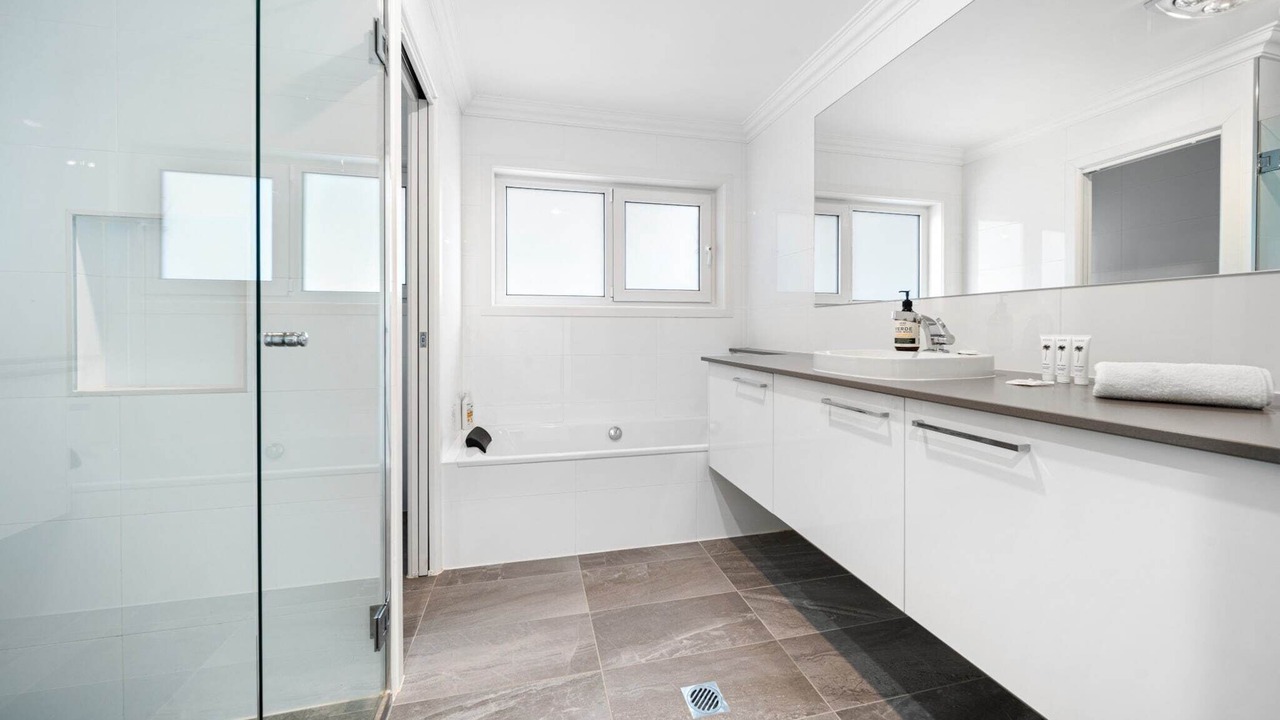 Photo of Bathroom in Curtin
