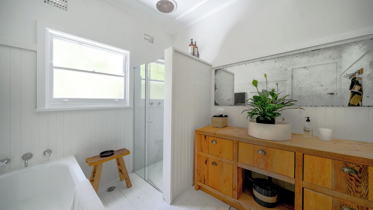 Photo of Bathroom in Avalon Beach