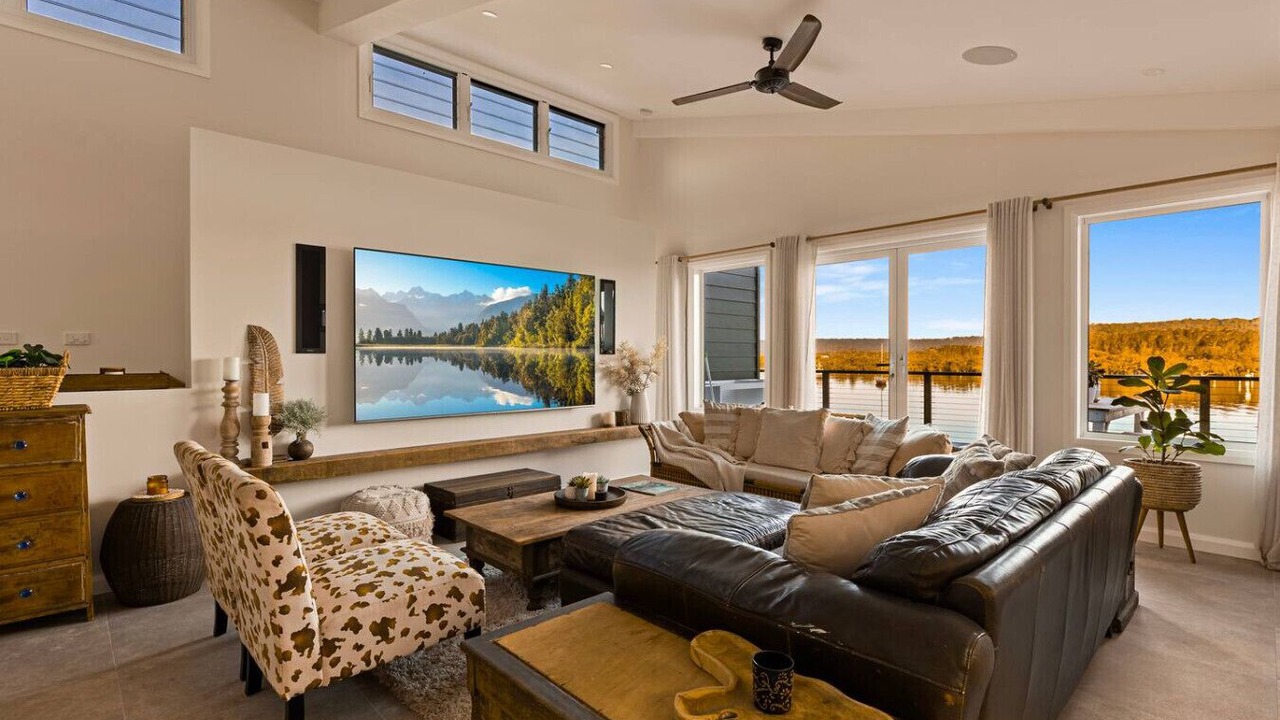 Photo of Livingroom in Saratoga