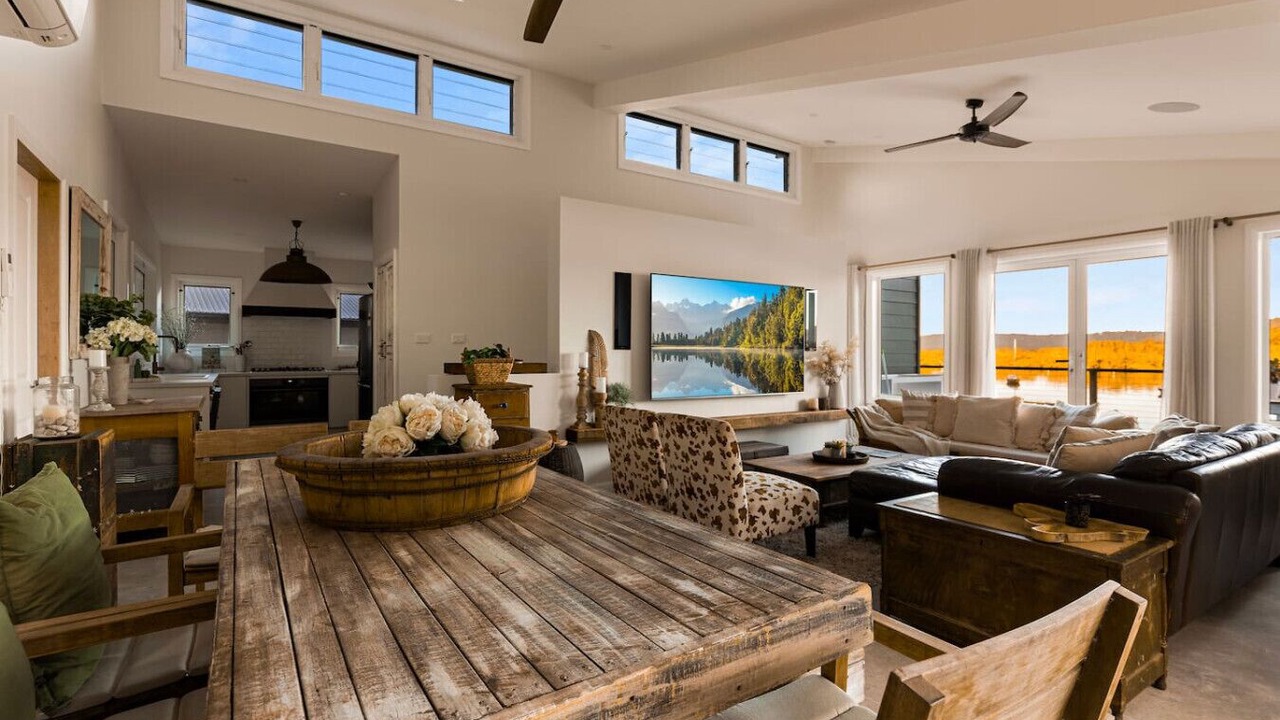 Photo of Livingroom in Saratoga