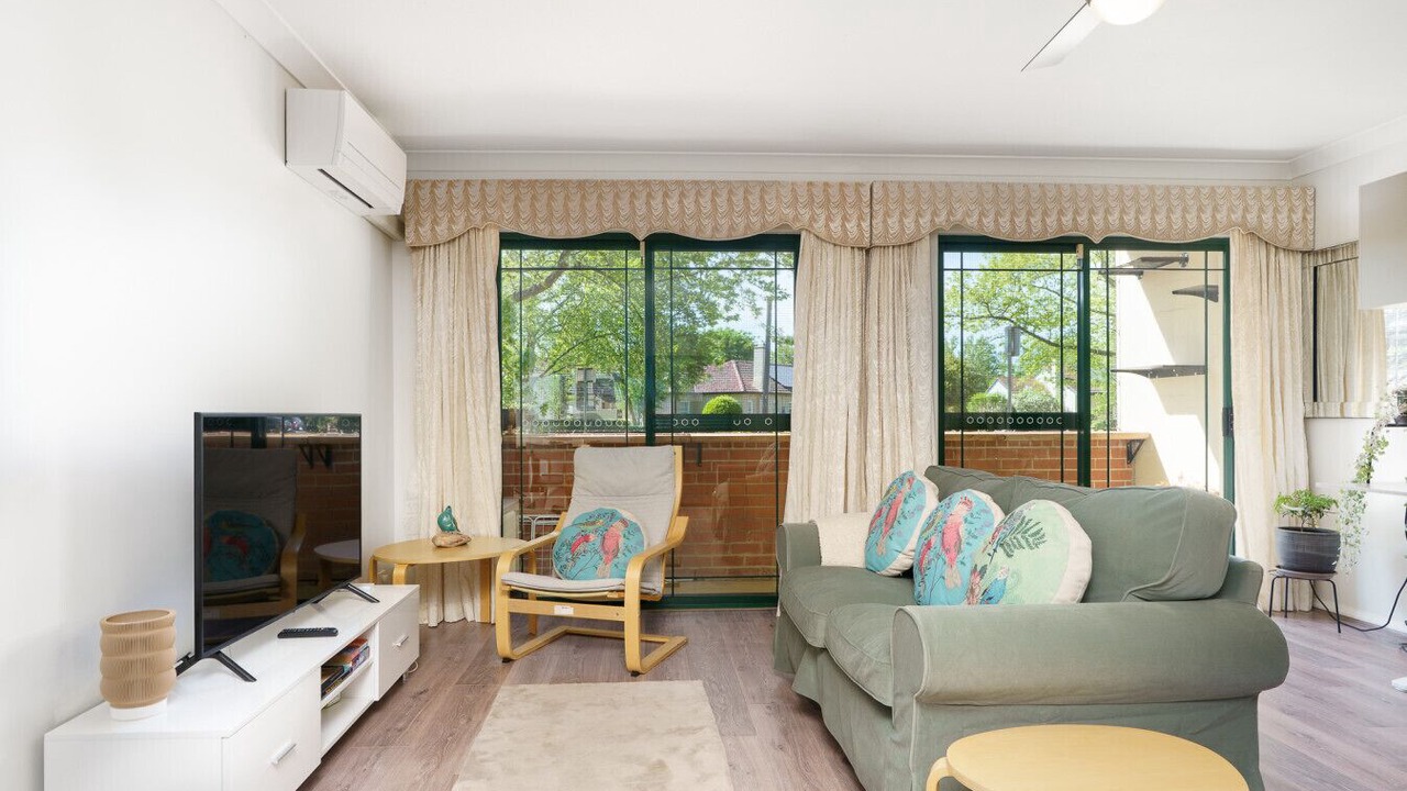 Photo of Livingroom in Reid