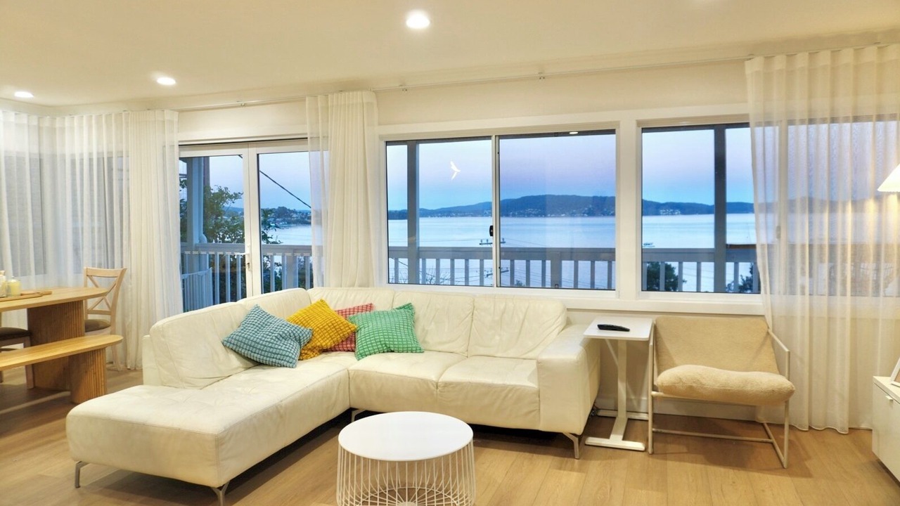Photo of Livingroom in Tascott
