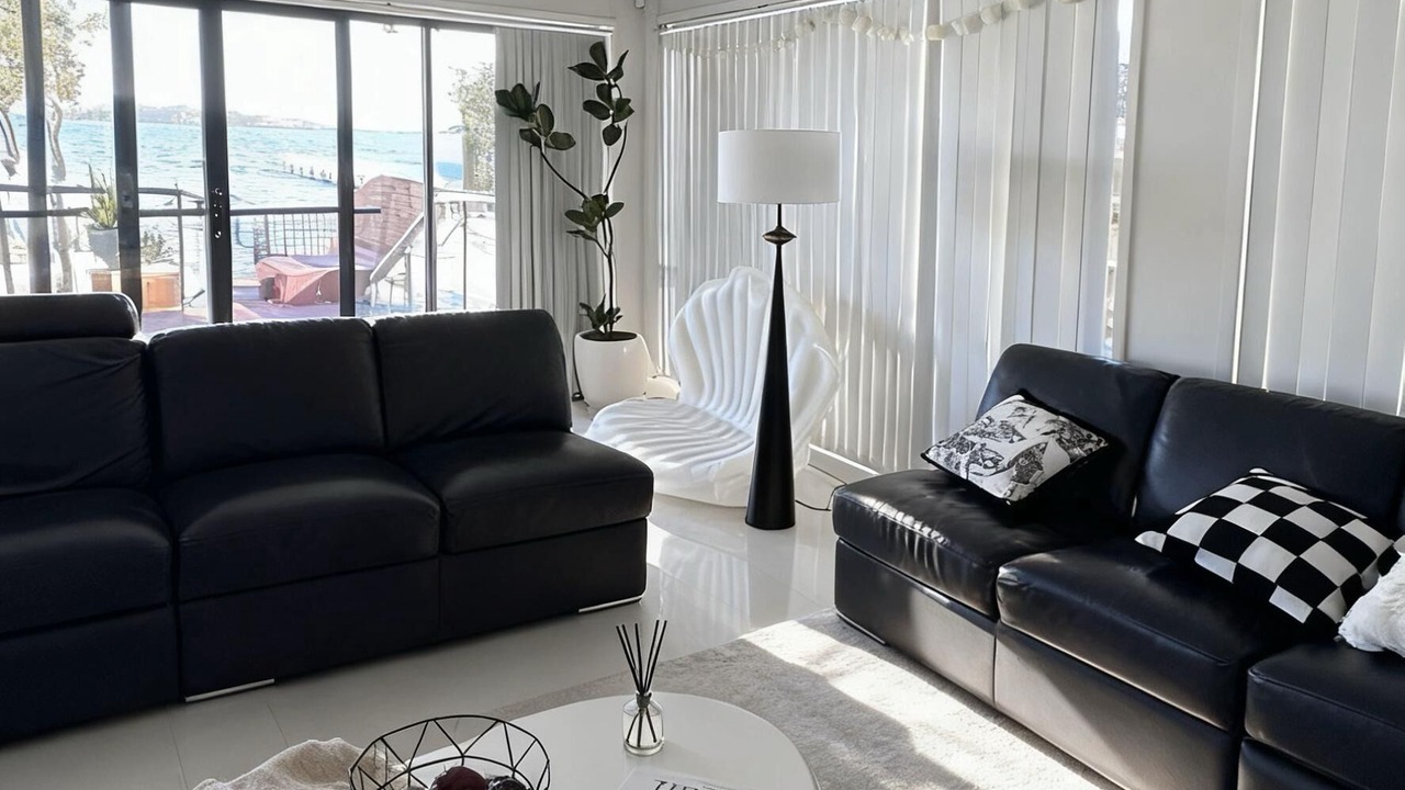 Photo of Livingroom in Tascott