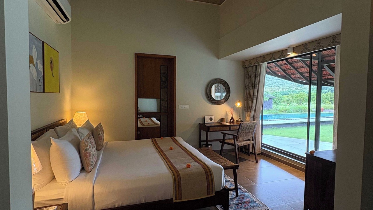 Photo of Bedroom in Junagadh