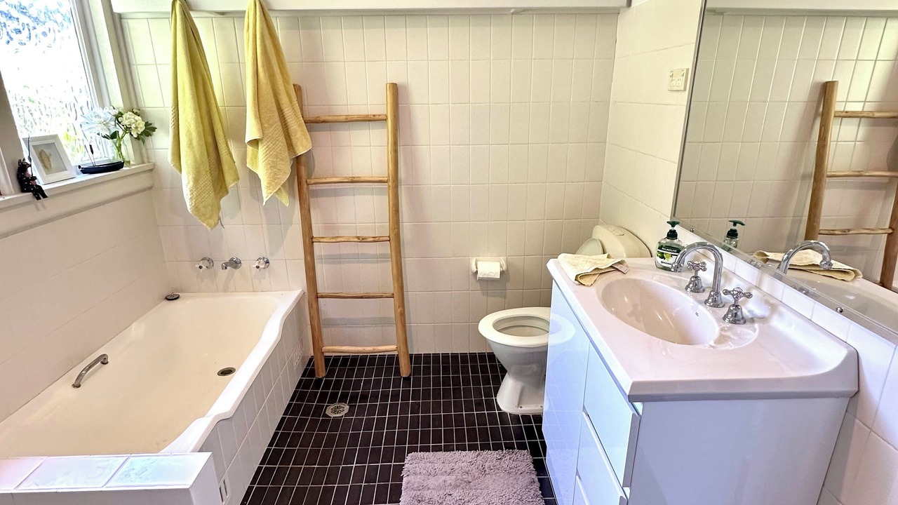 Photo of Bathroom in Maianbar