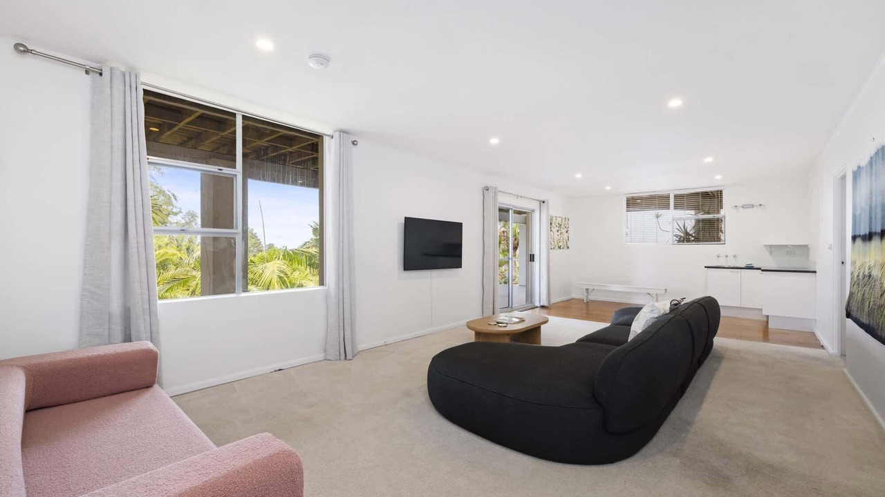 Photo of Livingroom in Whale Beach