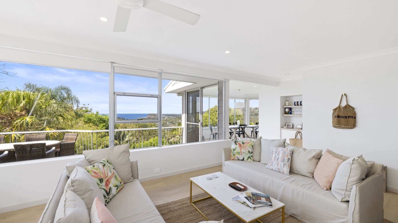 Photo of Livingroom in Whale Beach