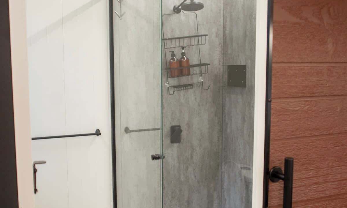 Photo of Bathroom in Canoelands