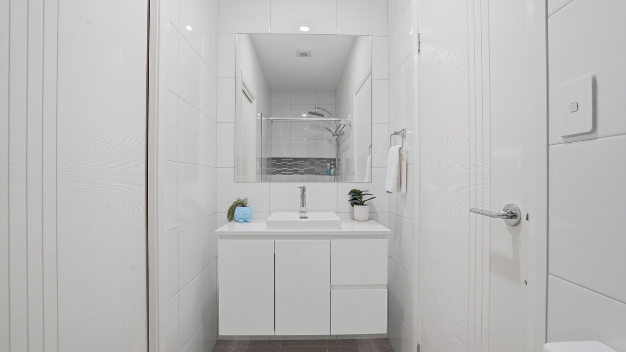 Photo of Bathroom in Gledswood Hills