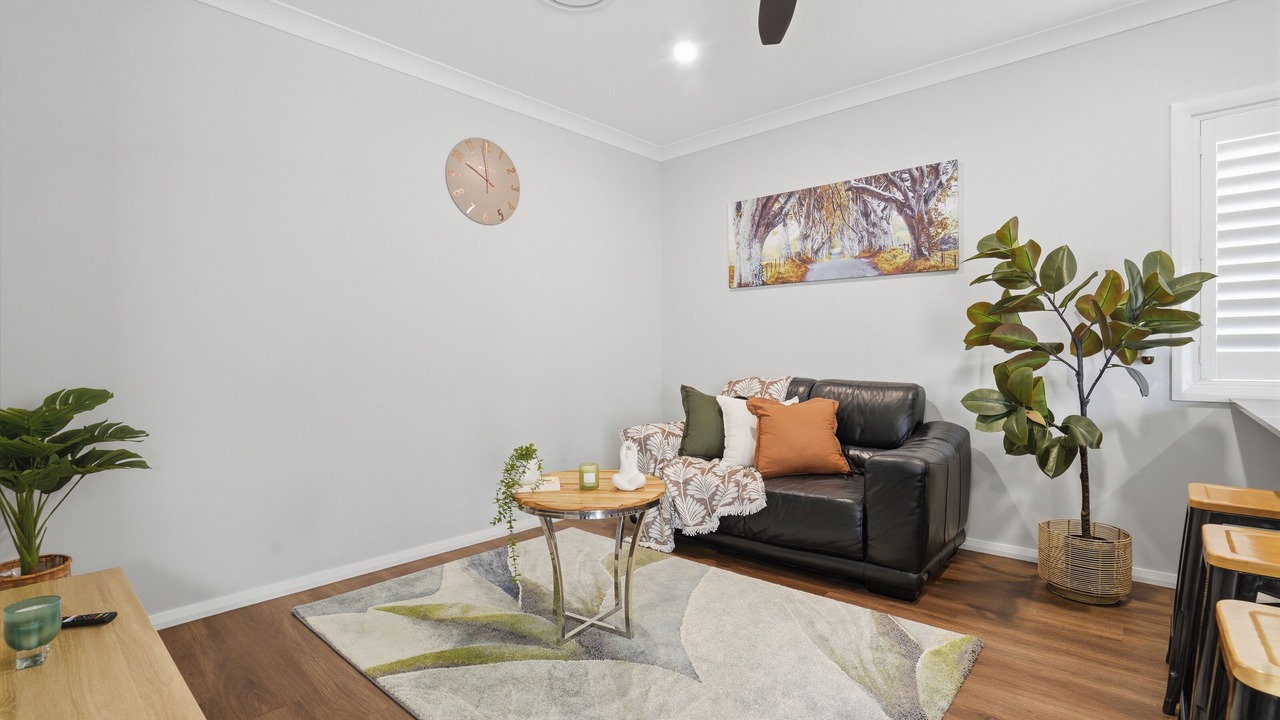Photo of Livingroom in Gledswood Hills