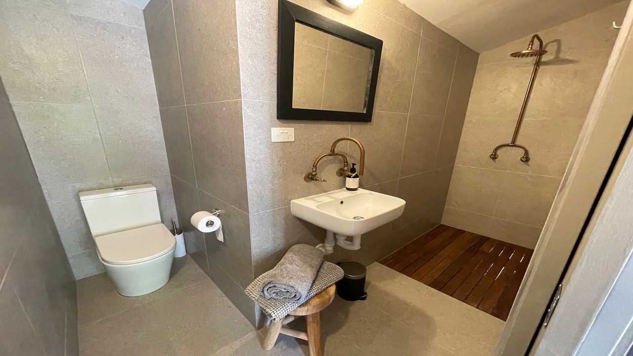Photo of Bathroom in Coasters Retreat