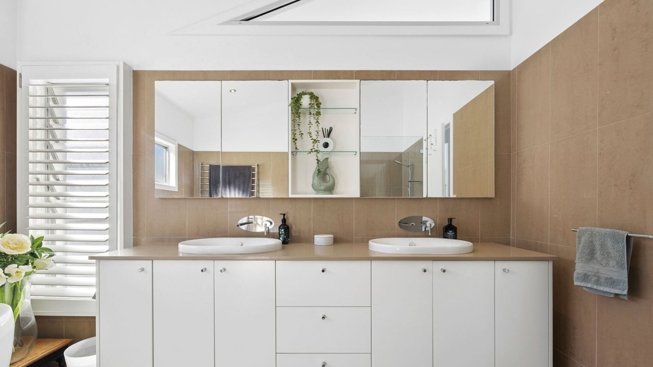 Photo of Bathroom in Freshwater